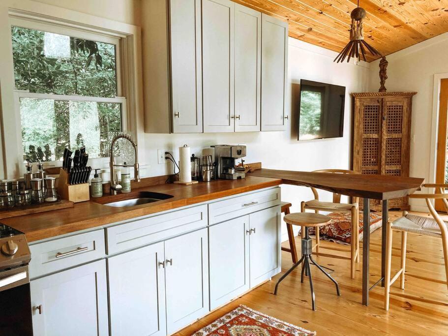 Modern Treehouse, Close To Downtown And Beach Wilmington Exterior foto